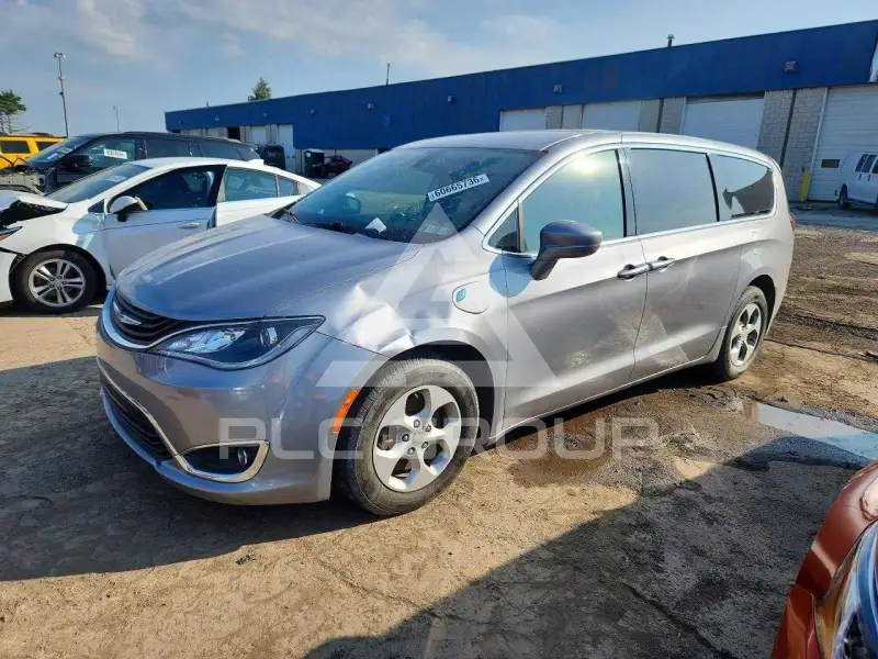 2017 Chrysler PACIFICA фото