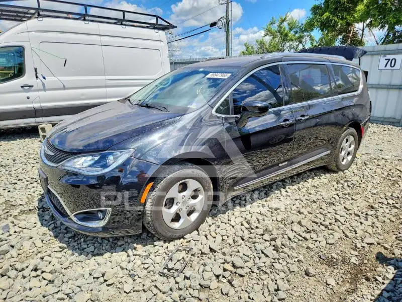 2017 Chrysler PACIFICA фото