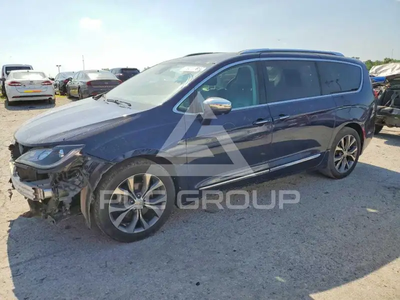 2017 Chrysler PACIFICA photo