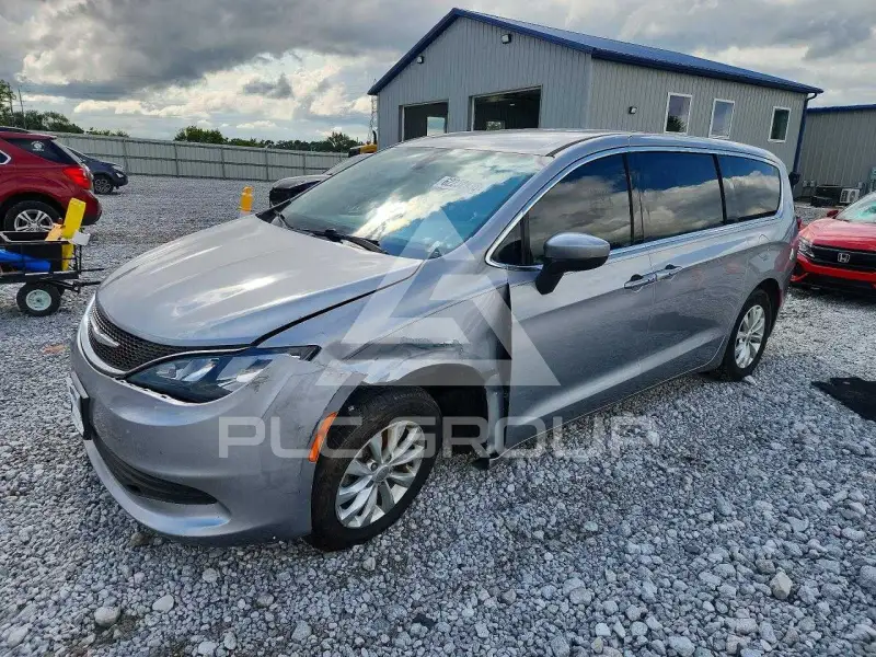 2017 Chrysler PACIFICA photo