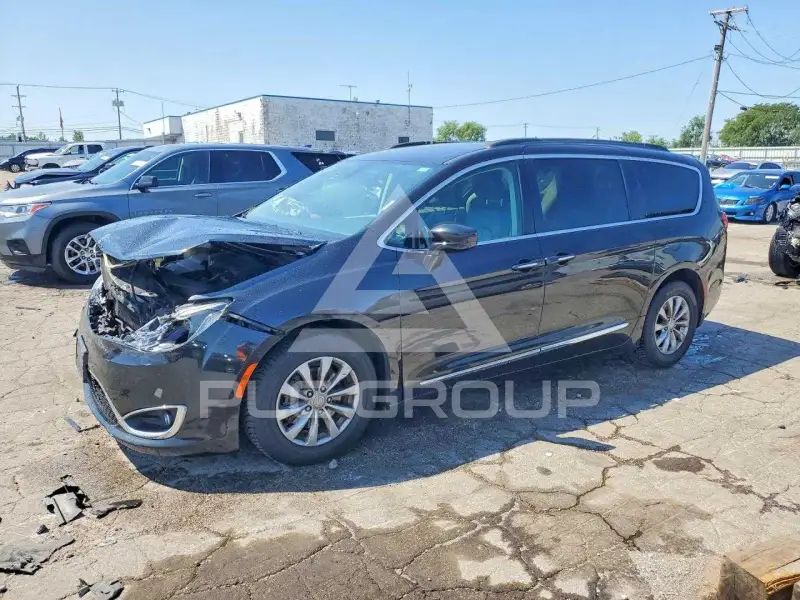 2017 Chrysler PACIFICA фото