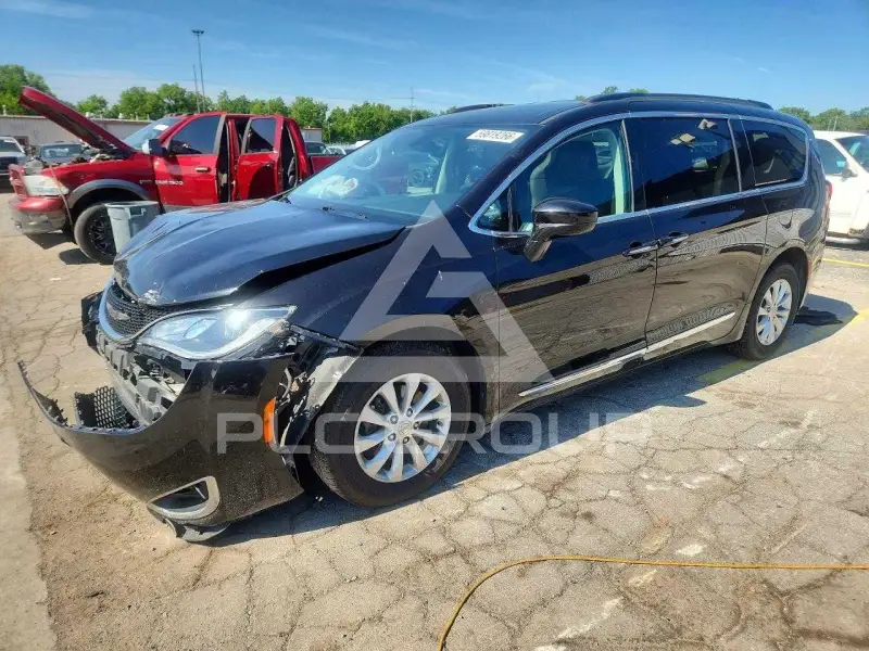 2017 Chrysler PACIFICA photo