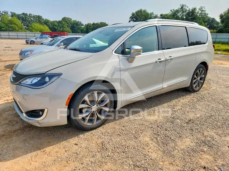 2017 Chrysler PACIFICA photo