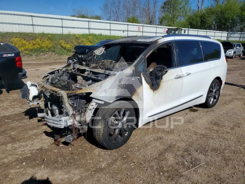 2017 Chrysler PACIFICA photo