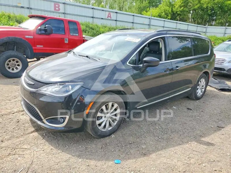 2017 Chrysler PACIFICA фото