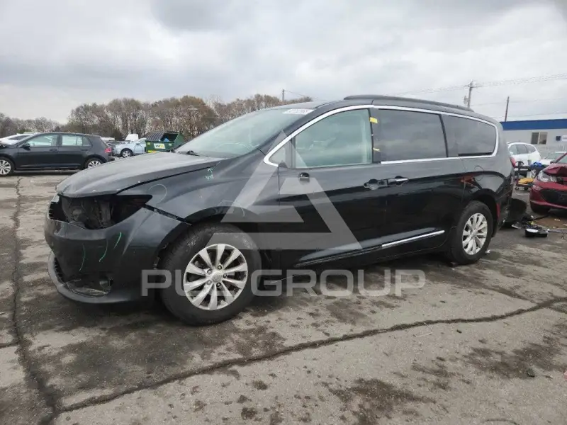 2017 Chrysler PACIFICA фото