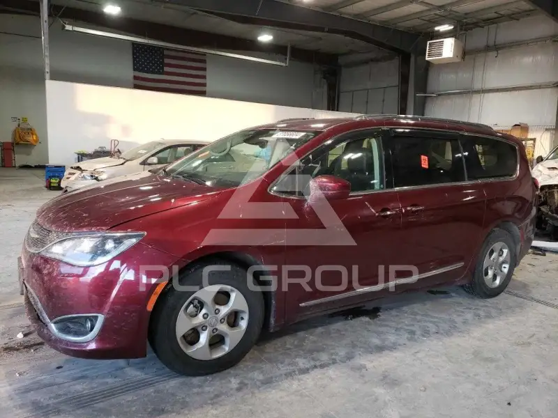 2017 Chrysler PACIFICA фото