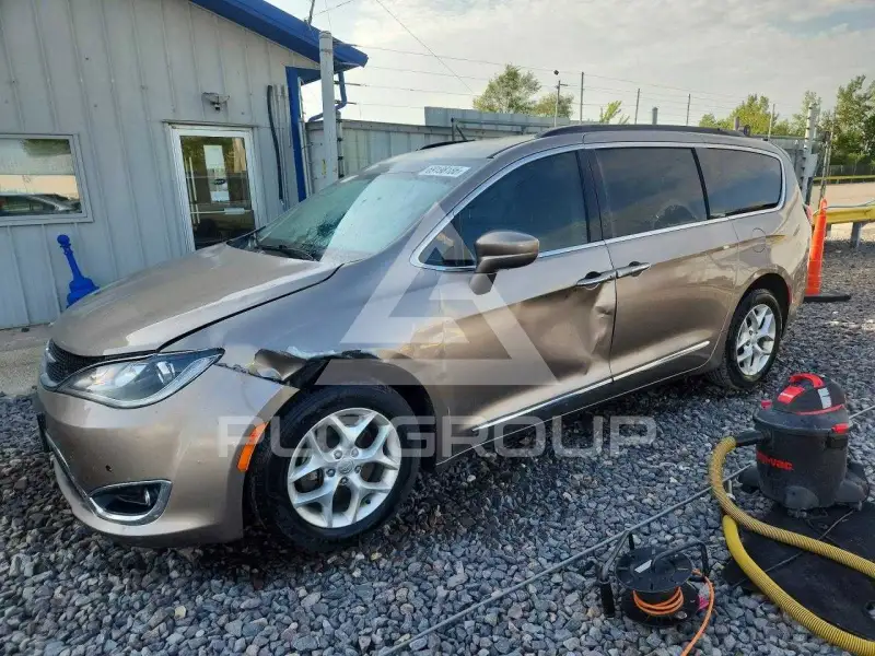 2017 Chrysler PACIFICA фото