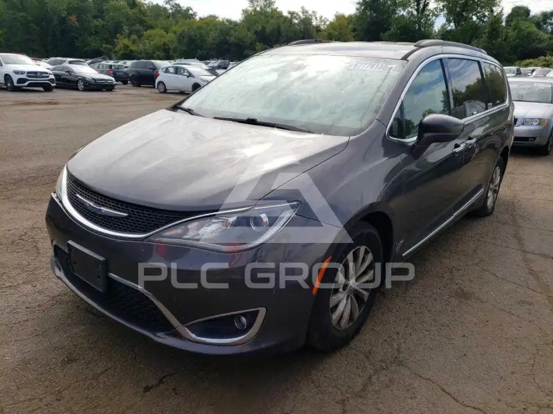 2017 Chrysler PACIFICA photo
