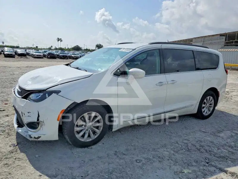 2017 Chrysler PACIFICA фото