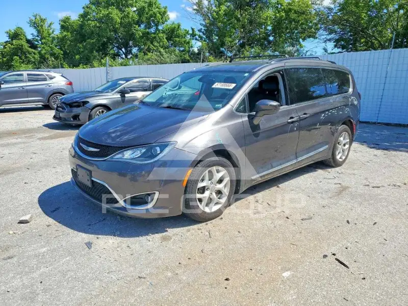 2017 Chrysler PACIFICA photo