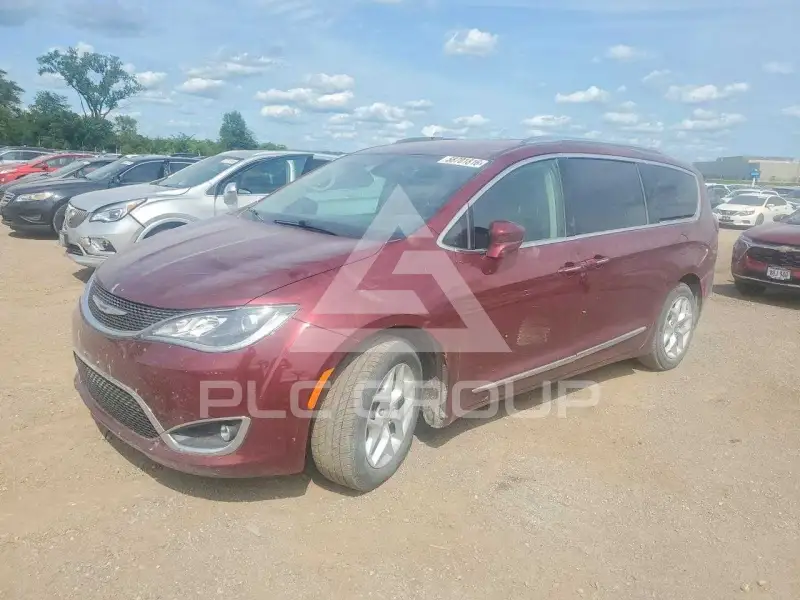 2017 Chrysler PACIFICA photo