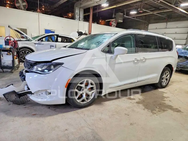 2017 Chrysler PACIFICA фото