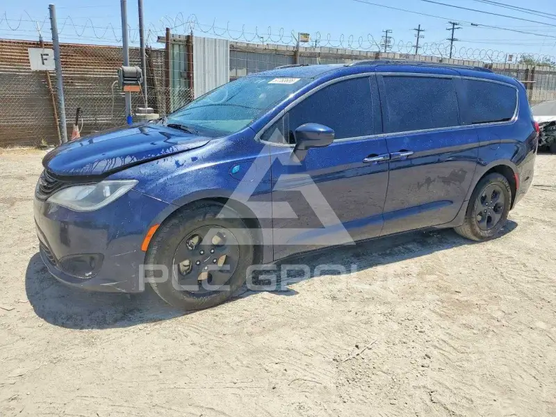 2017 Chrysler PACIFICA фото