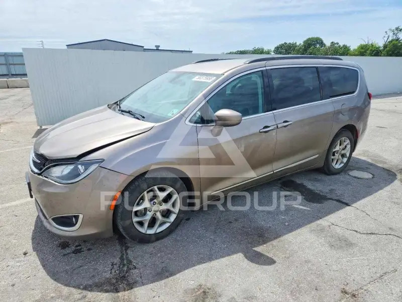 2017 Chrysler PACIFICA фото