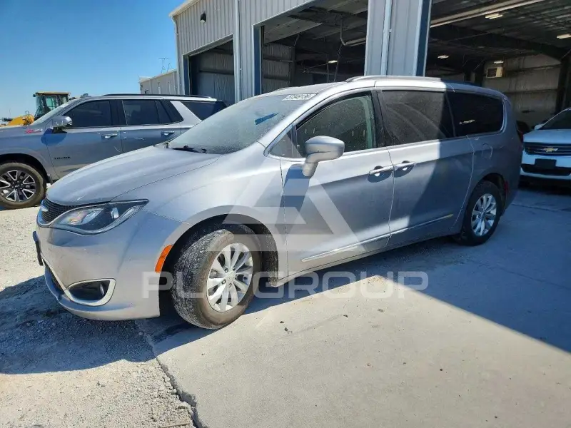 2017 Chrysler PACIFICA фото