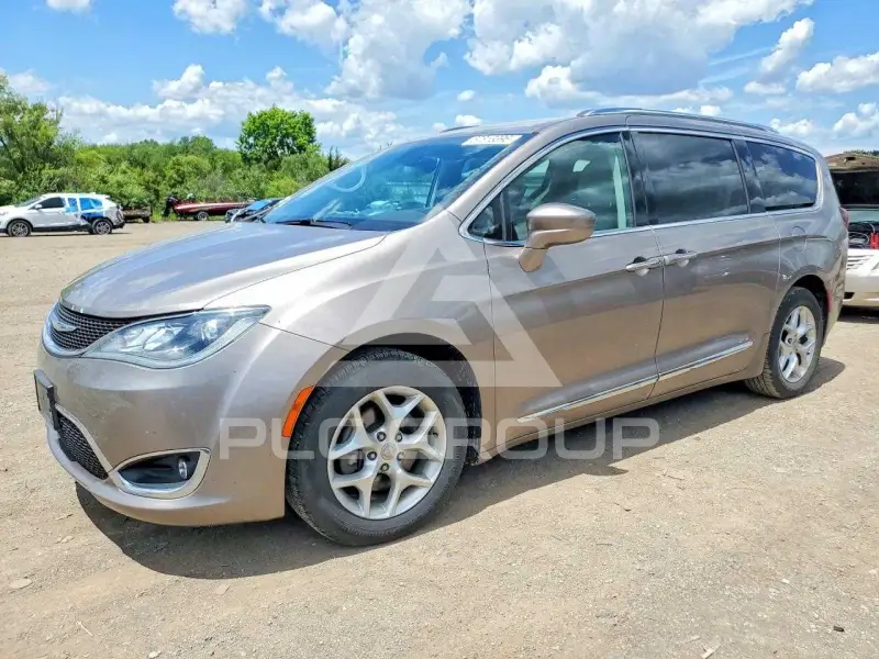 2017 Chrysler PACIFICA photo