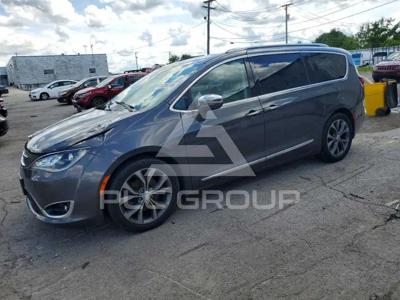 2017 Chrysler PACIFICA photo