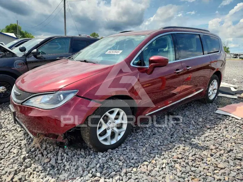 2017 Chrysler PACIFICA photo