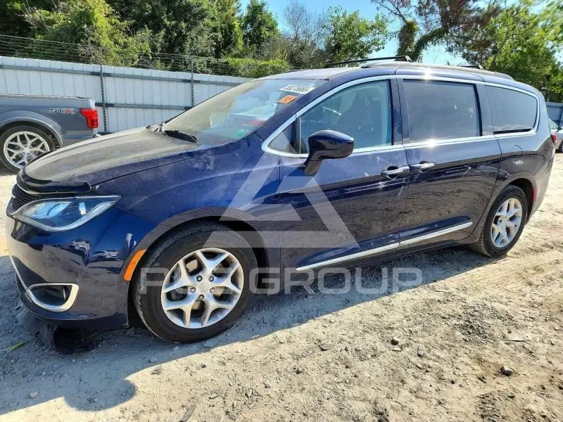 2017 Chrysler PACIFICA фото