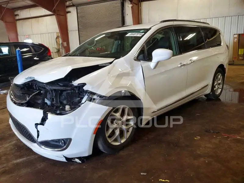 2017 Chrysler PACIFICA photo