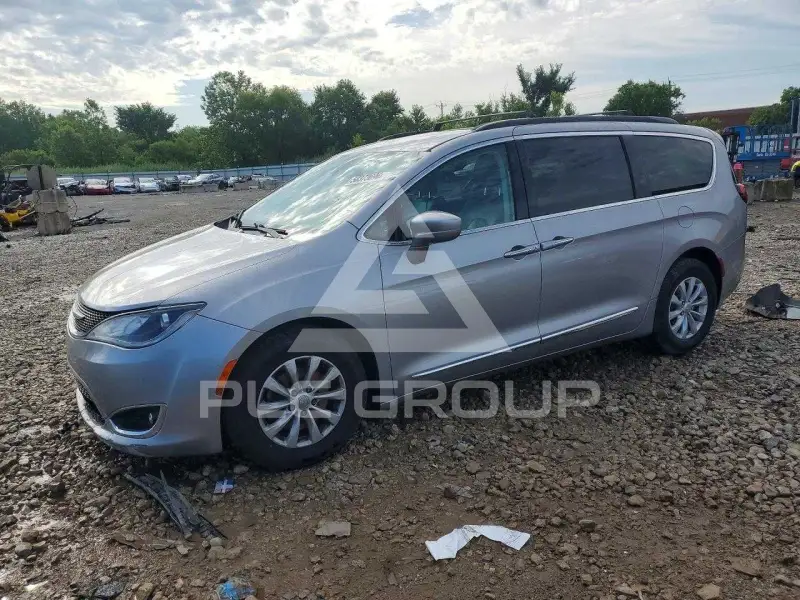 2017 Chrysler PACIFICA фото