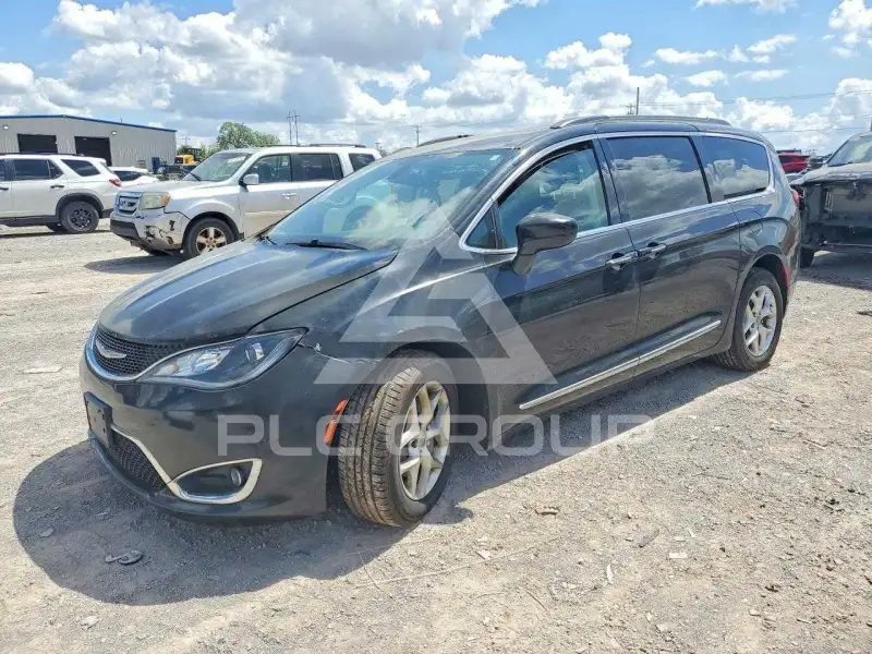 2017 Chrysler PACIFICA photo
