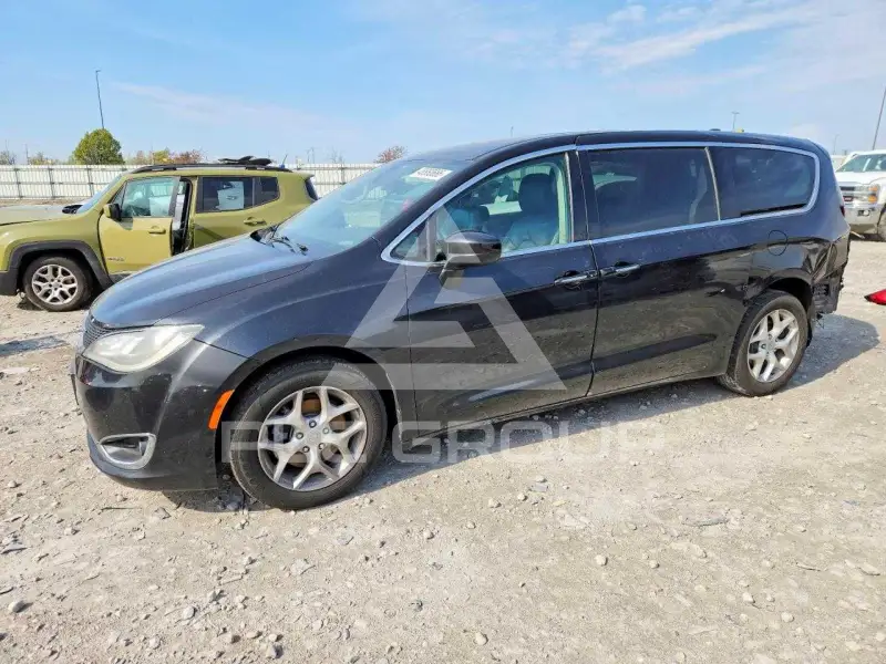 2017 Chrysler PACIFICA фото
