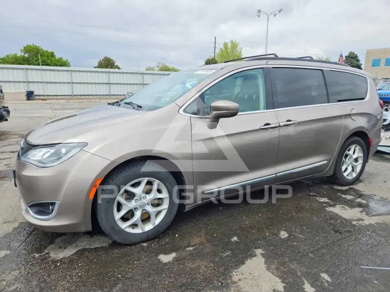 2017 Chrysler PACIFICA фото