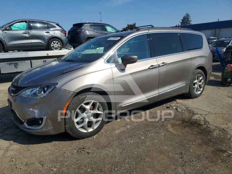 2017 Chrysler PACIFICA фото