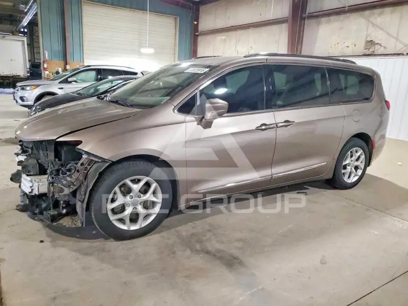 2017 Chrysler PACIFICA фото