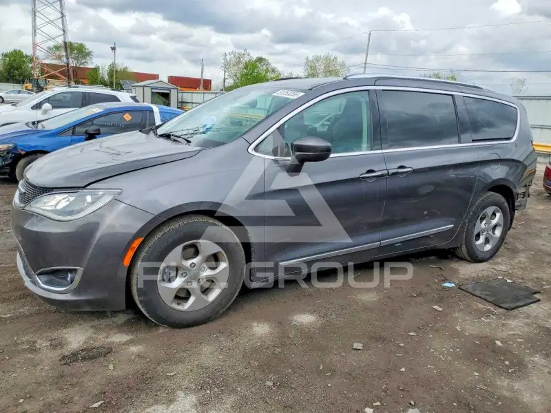 2017 Chrysler PACIFICA фото
