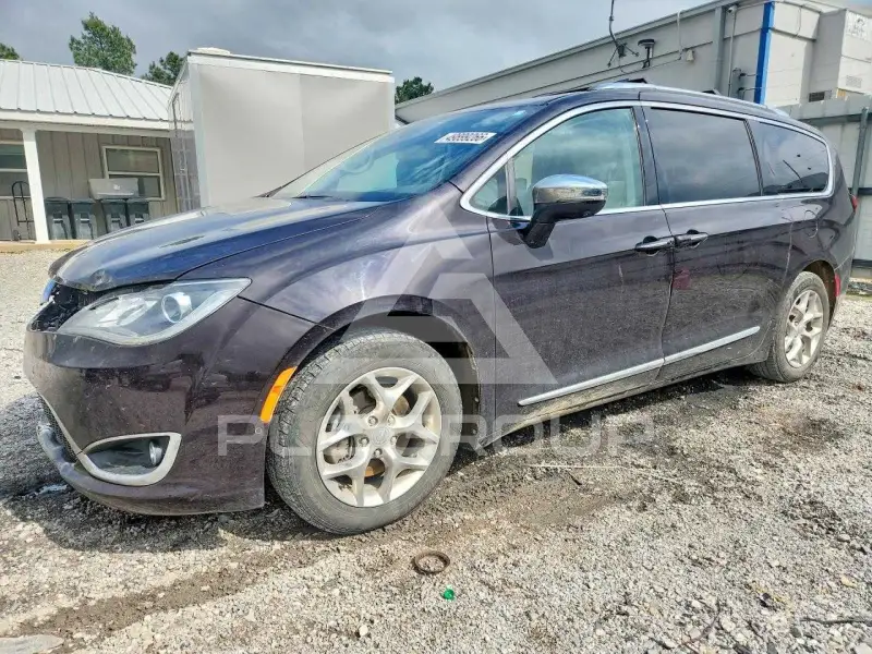 2017 Chrysler PACIFICA photo