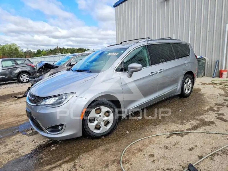 2017 Chrysler PACIFICA фото