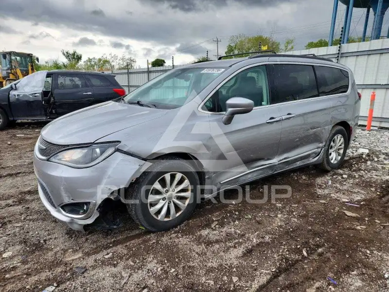 2017 Chrysler PACIFICA фото