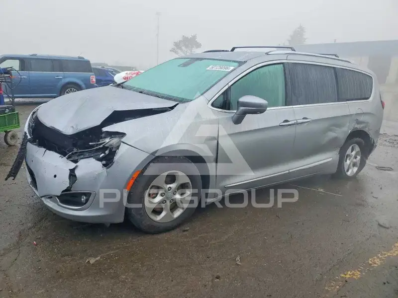2017 Chrysler PACIFICA фото