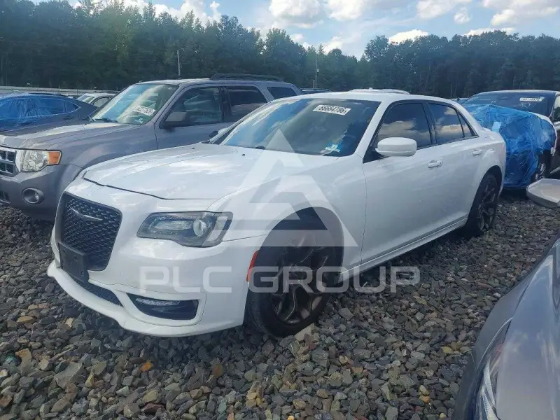 2017 Chrysler 300 фото
