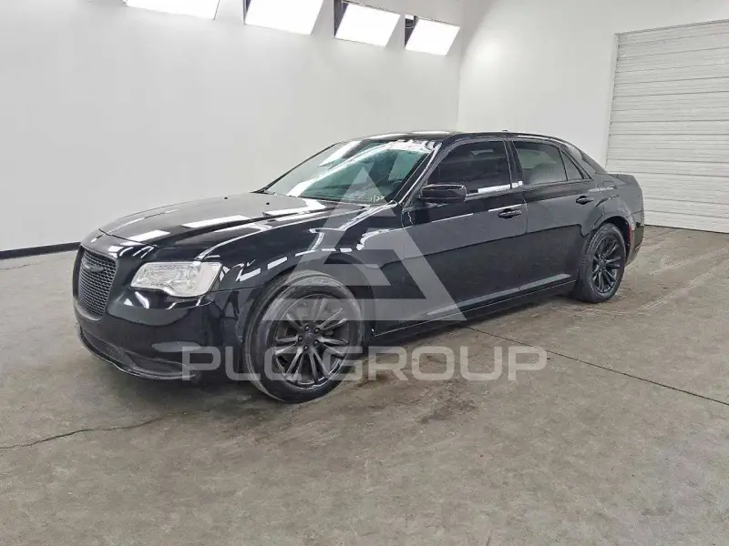 2017 Chrysler 300 photo