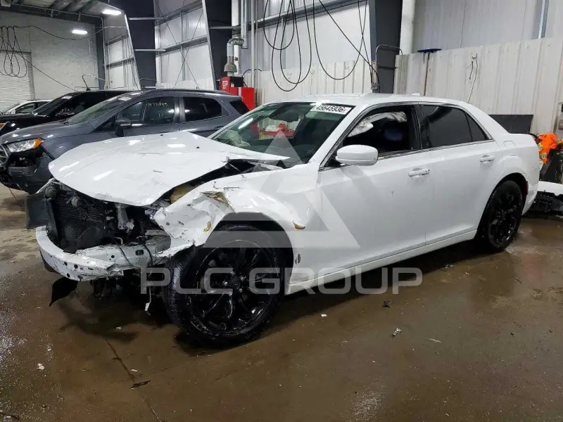 2017 Chrysler 300 фото