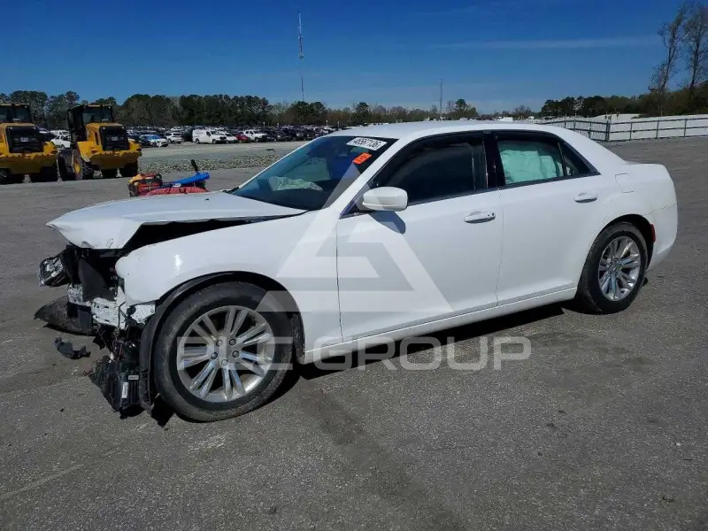 2017 Chrysler 300 фото