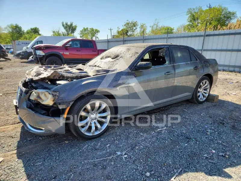 2017 Chrysler 300 фото