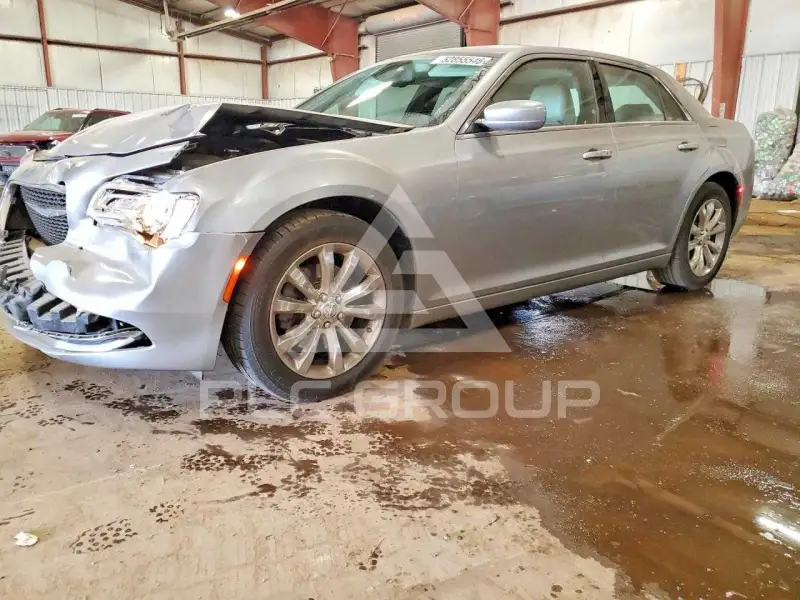 2017 Chrysler 300 photo