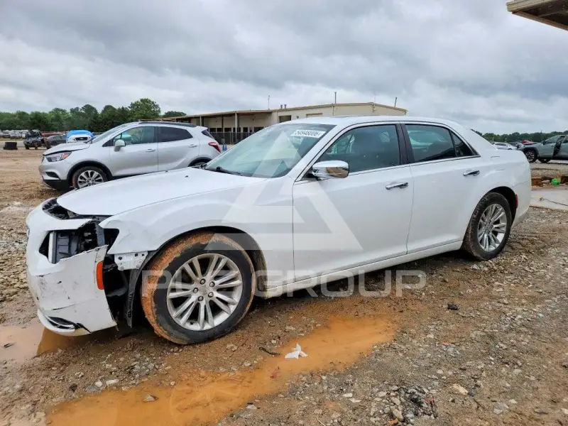 2017 Chrysler 300 photo