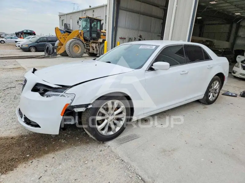 2017 Chrysler 300 photo