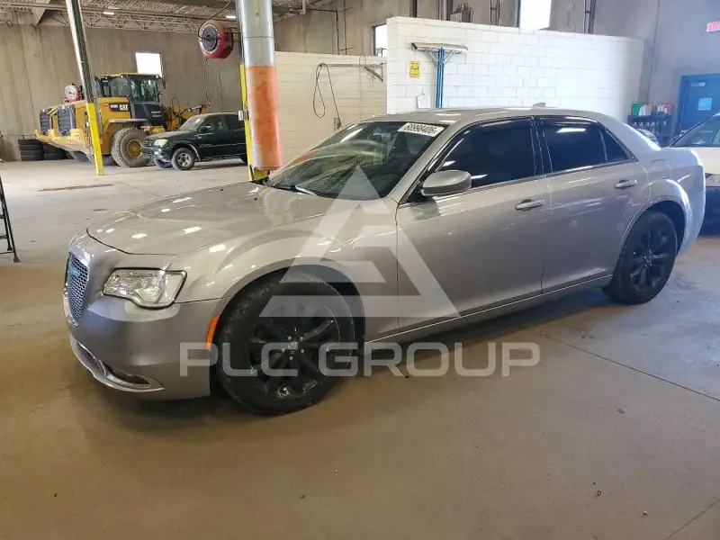 2017 Chrysler 300 photo