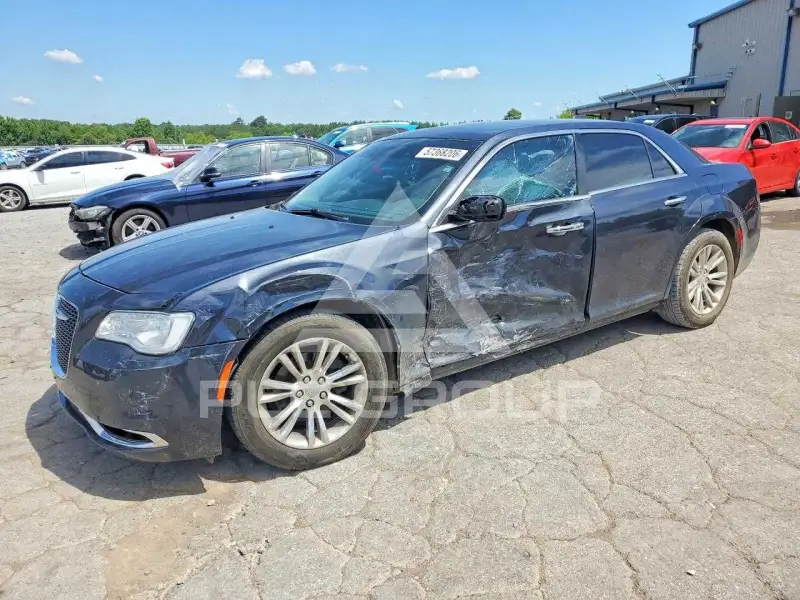 2017 Chrysler 300 photo