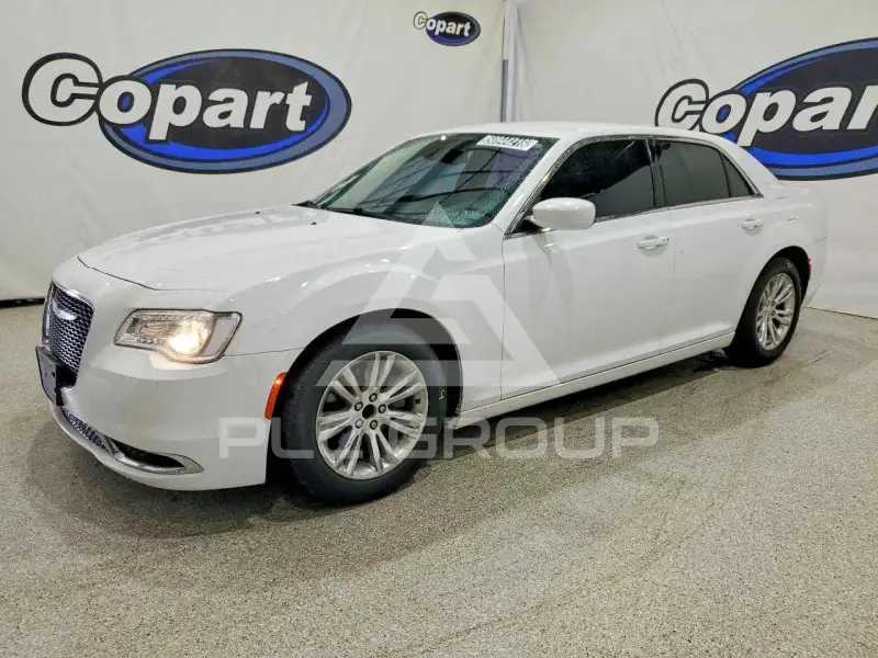 2017 Chrysler 300 photo