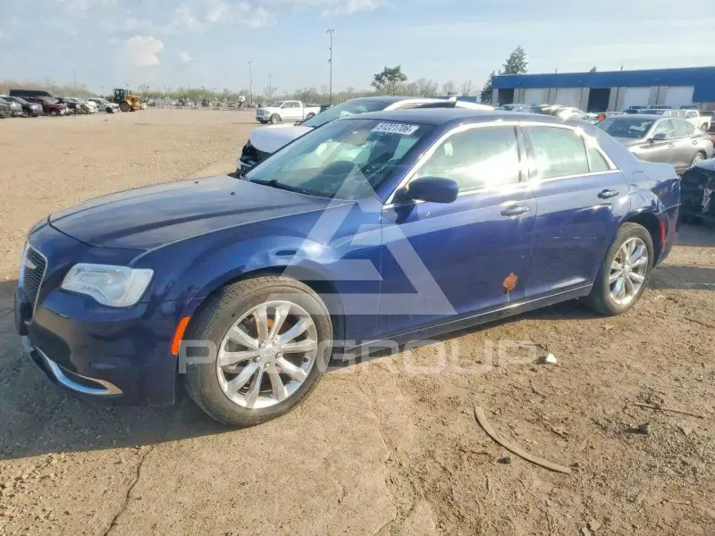 2017 Chrysler 300 photo