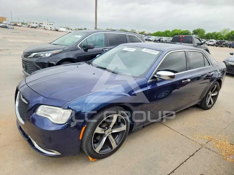 2017 Chrysler 300 фото