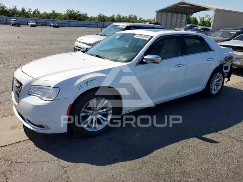 2017 Chrysler 300 photo